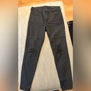 American Eagle high rise black skinny jeans distressed with lace knee size 10